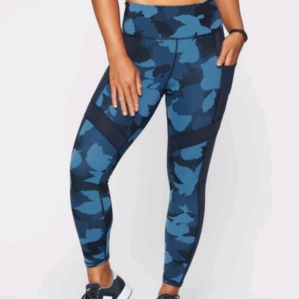 Athleta Blue Camo 7/8 Tights Leggings Blue Zippered Pocket - Size Small